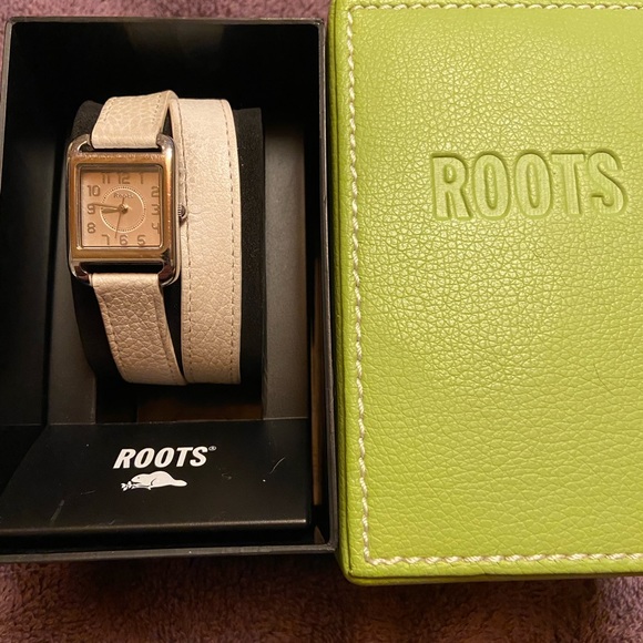 Roots Leather Watch - Picture 1 of 2